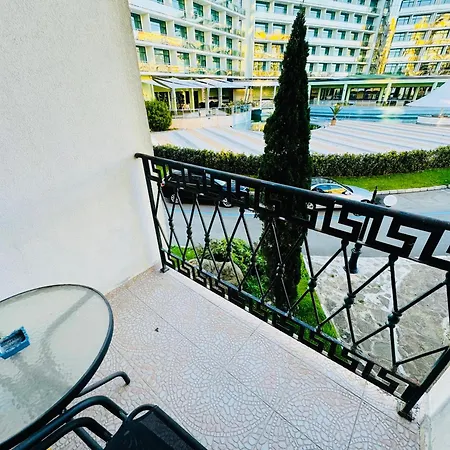 Apartment Victoria Two Bedroom Sunny *