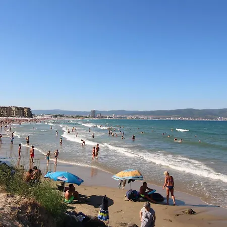 Victoria Two Bedroom Sunny Apartman