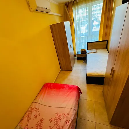 Apartment Victoria Two Bedroom Sunny