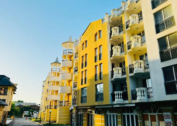 Victoria Two Bedroom Sunny