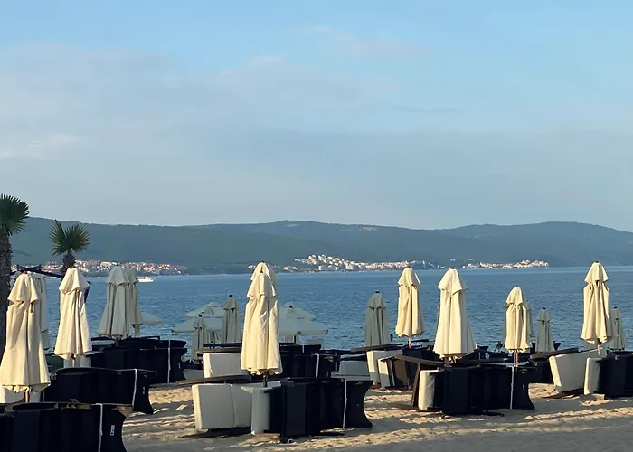 Victoria Two Bedroom Sunny * 써니비치